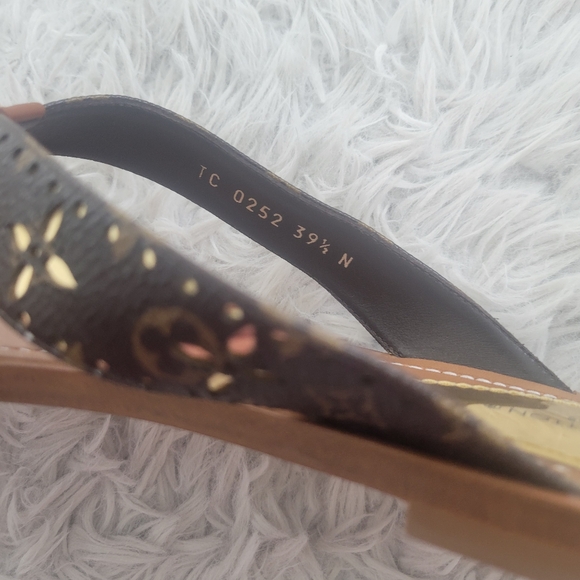 LV Sandals - Picture 12 of 14